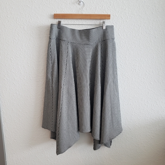 Lane Bryant Asymmetrical Houndstooth Skirt Elastic Waist size 14/16 - Picture 2 of 5